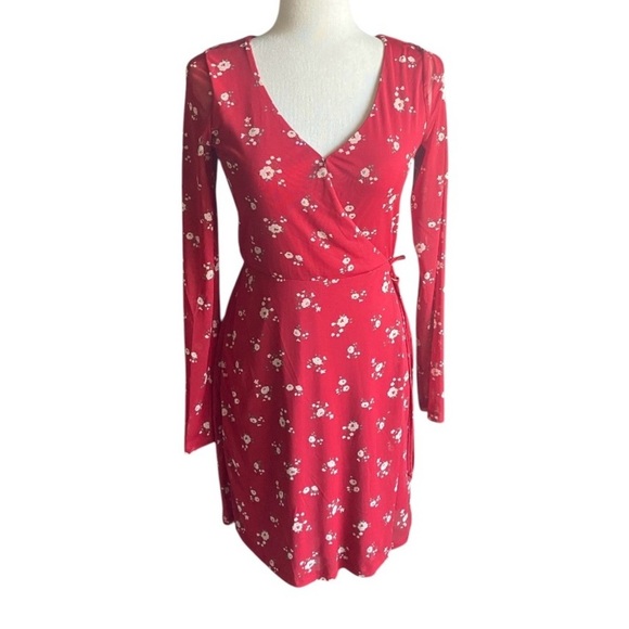 HOLLISTER-RED FLORAL DRESS-SIZE XS - Picture 1 of 8